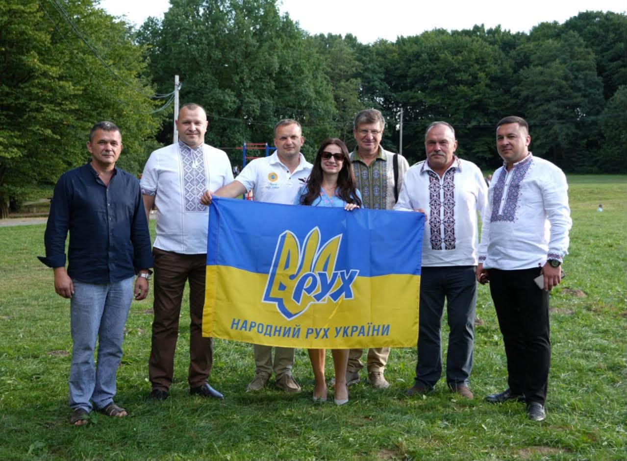 Рухівці Зимної Води на Львівщині урочисто відзначили День Державного Прапора України