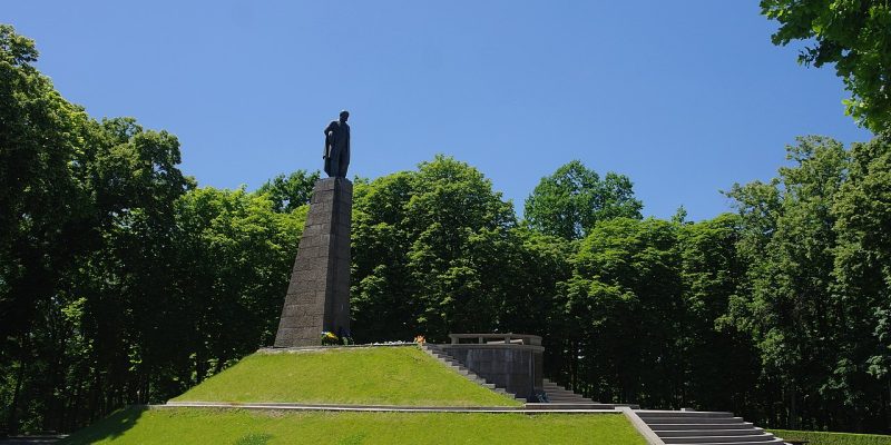 1280px-71-103-0003_SAM_7205